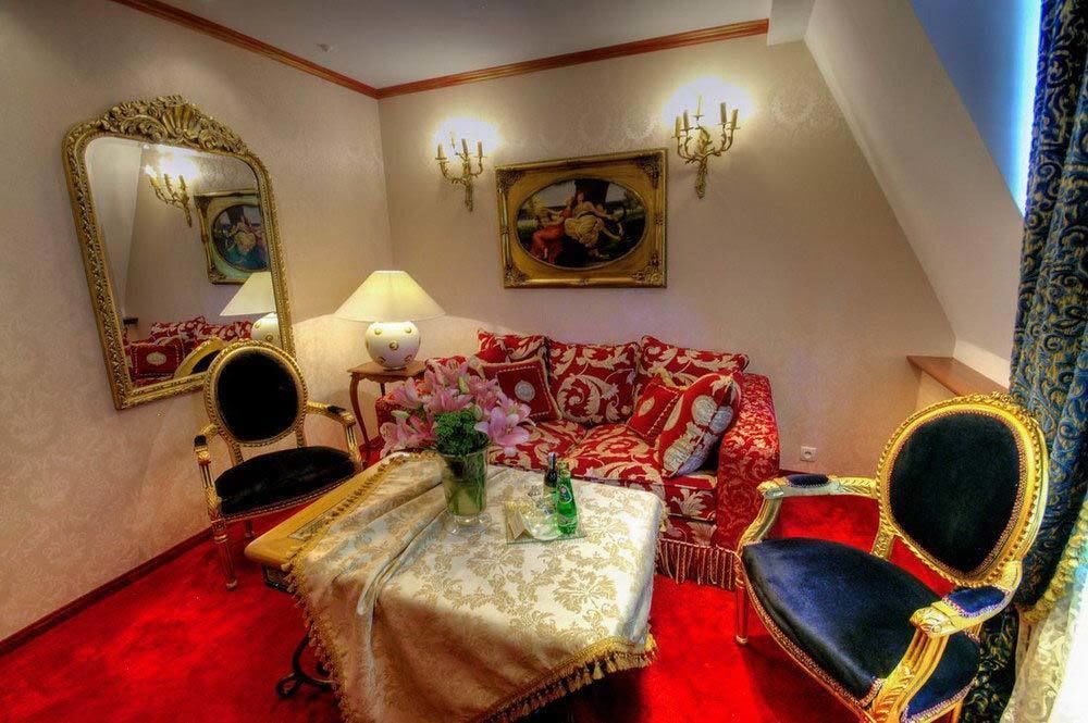 Dwor Giemzow Hotel - Autostrada A1 ウッチ エクステリア 写真